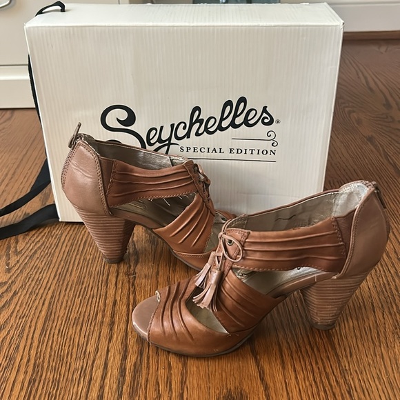 🌿Seychelles women’s whiskey leather sandals with heel 3 3/4”, size 7🌿 - Picture 5 of 8